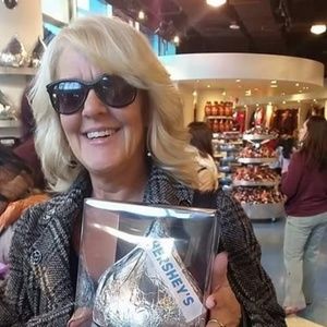 Meet your Posher, Sheila